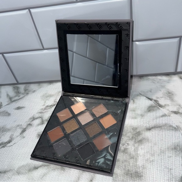 NARS Other - Amuse Professional Smoke & Mirrors 12 Color Eyeshadow Palette NIB